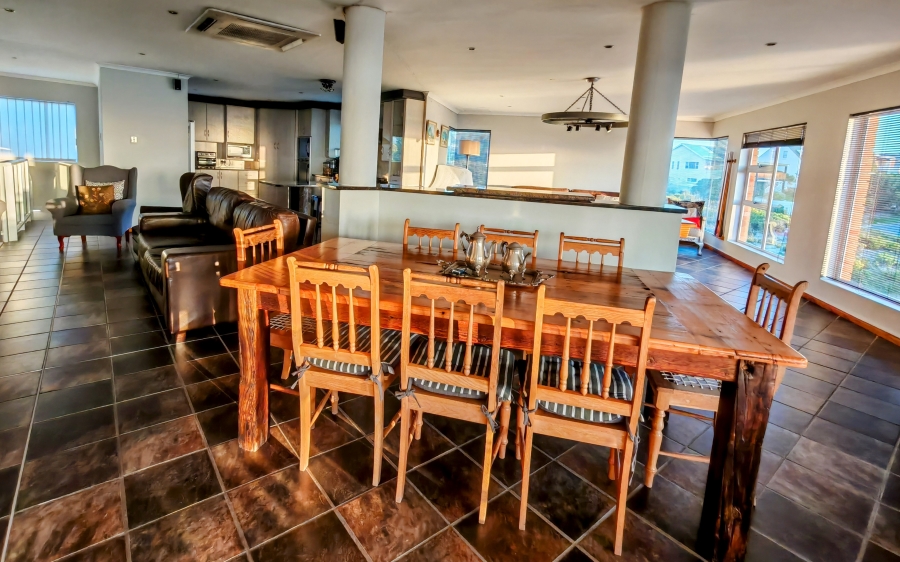 4 Bedroom Property for Sale in De Kelders Western Cape